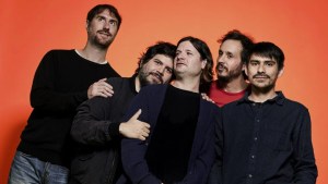 “Súper terror”: cómo es el nuevo disco ochentoso de Él Mató a Un Policía Motorizado