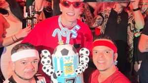 Garnacho y un extravagante festejo de cumpleaños con una torta de la Selección Argentina