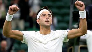 Etcheverry remontó dos sets y pasó a la segunda ronda de Wimbledon