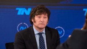 Milei dijo que una empresa puede contaminar un río «todo lo que quiera» y abrió una nueva polémica