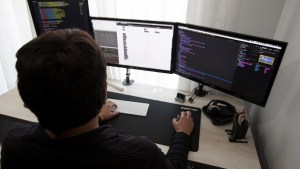 Informática: cómo son los trabajos, los perfiles más buscados y cuánto pagan
