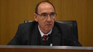 El juez Quelín se mostró molesto por los argumentos esgrimidos por el defensor oficial. foto: Juan Thomes.