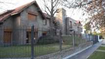 Imagen de Investigan un robo millonario en la casa del exgobernador Pablo Verani en Roca