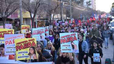 La marcha comenzó a las 17 y se desarrolló en el centro de Cipolletti. Foto: Florencia Salto.