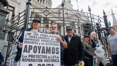 El proyecto fue debatido con la presencia de trabajadores de las empresas privatizadas en los '90. Foto: Gentileza Télam. 