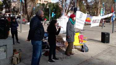 Hubo testimonios de los sucesos actuales en Jujuy y su similitud con el "apagón de Ledesma" hace 47 años en la radio abierta de Jóvenes por la Memoria y la APDH (gentileza)

