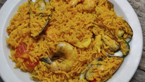 Arroz con mariscos y azafrán: la receta que destacó a Antonio en MasterChef Argentina