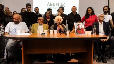Santucho también es nieto de Nélida Gómez de Navajas, cofundadora de Abuelas. Foto: Télam. 