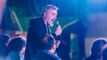 Imagen de Aguiar amenazó con cortar rutas si no aprueban el pase a planta de 2800 contratados en Río Negro