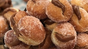 Mates con bolas de fraile rellenas con dulce de leche