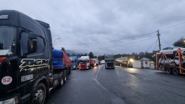 Por el cierre de Pino Hachado y Cristo Redentor, aumenta el tránsito de camiones en Samoré. Foto: gentileza