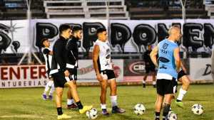 Lucas Argüello mejora en Cipolletti y confían en que llegue al domingo contra Olimpo