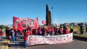 Corte de Ruta 22: en Roca y en Regina se levantó la medida