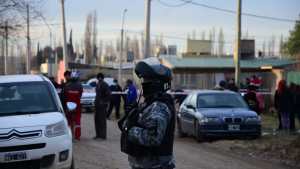 Doble crimen en Roca: el fugitivo, la granada y el velorio mantienen en vilo a la policía de Roca