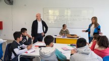 Imagen de Larreta usará dinero descontado a maestros de paro en CABA y premiará a los que no faltaron