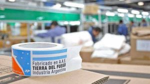 Impuesto a las importaciones: qué sectores están alcanzados, ¿afecta a celulares y autos?