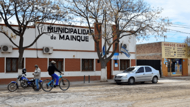 El intendente Miguel Petricio recordó que hay una normativa que regula la venta ambulante. foto: archivo.