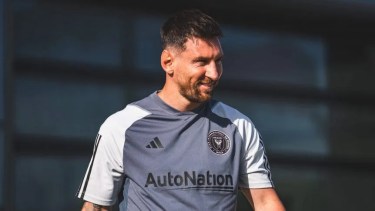 El crack argentino, con la pilcha de práctica de su nuevo club.