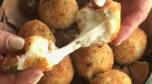 Imagen de En 4 pasos: bombas de papa con muzzarella