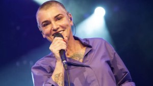 Murió Sinéad O&#8217;Connor, la cantante irlandesa conocida por el tema «Nothing Compares 2 U»
