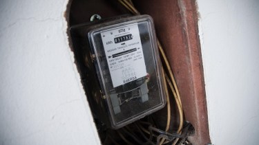 El propietario de un edificio sostuvo que estuvo siete días sin luz, por un error de la empresa. 
Foto: Marcelo Ochoa