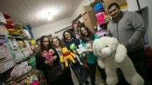 Imagen de El “hospital de juguetes” y su gran tarea solidaria en Viedma