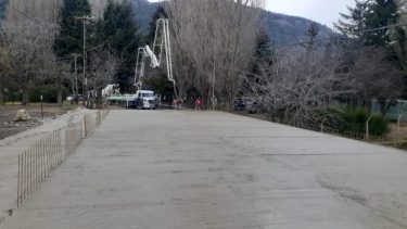 Villa Los Coihues estrenó puente de doble mano y dice “chau” a los embotellamientos del verano