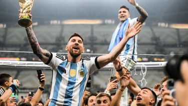 Lionel Messi festeja en campeonato mundial de fútbol con la Selección Argentina. Archivo.