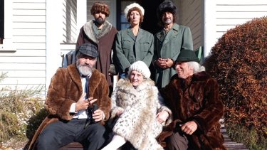 El elenco de "El líquido táctil", la obra de Daniel Veronese y dirección de Fernando Aragón.