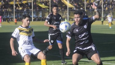 Cipo perdió 3 a 2 con Olimpo en Bahía. (Foto: Gentileza La Nueva)