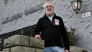 Quién es el ingeniero nuclear amante de la montaña que conduce el Club Andino Bariloche
