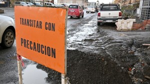 El municipio de Bariloche inició el mantenimiento en la avenida Bustillo y apuntó a Vialidad