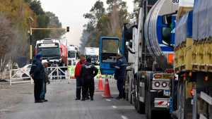 Por reclamos laborales hubo cortes de Ruta 22, en Neuquén, y de Ruta 151, en Cinco Saltos