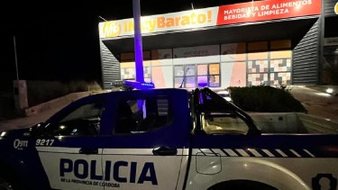 Río Cuarto: intentaron robar en un supermercado y hay 10 detenidos. (La Voz)