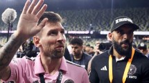 Imagen de Quién es el misterioso hombre que sigue a Lionel Messi para todos lados