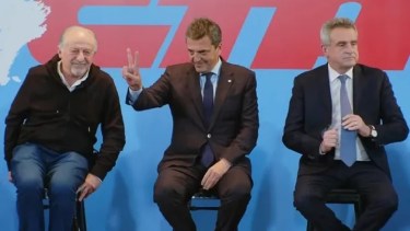 Sergio Massa y Agustín Rossi junto al dirigente de la CTA, Hugo Yasky, antes de las PASO. (Archivo gentileza).-