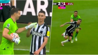 EL Newcastle pidió tarjeta roja para el Dibu Martinez por una infracción.