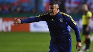 Jorge Almirón pidió que se postergue la fecha del clásico contra River por la Copa de la Liga