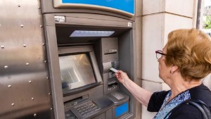 ANSES: Quiénes son los jubilados y pensionados que cobran el bono en septiembre 2023