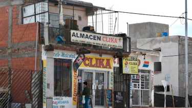 La declaración del adolescente baleado durante los saqueos en Neuquén: «había un hombre arriba del techo con un arma»
