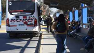 Transporte congela tarifas de colectivos y trenes y pide a provincias que acompañen