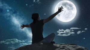 Signo por signo, cómo afectará la Luna Llena Azul en Piscis que cierra agosto 2023