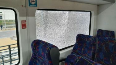 Una persona desconocida atacó con un piedrazo una formación del Tren del Valle en Neuquén. Foto: Gentileza