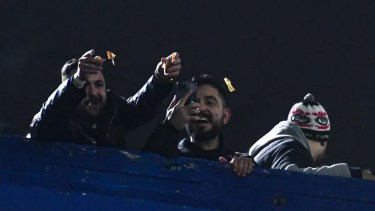 La Aprevide sancionará a los hinchas extranjeros que rompan billetes argentinos como provocación.