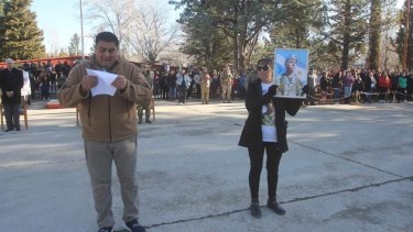 Juan José Córdoba y Natalia Uribe, durante el acto del 17 de agosto. (Captura de video)