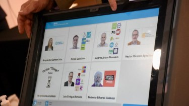 La pantalla alternativa que presentaron para la elección de Plottier y que fue rechazada. Foto: Matías Subat.
