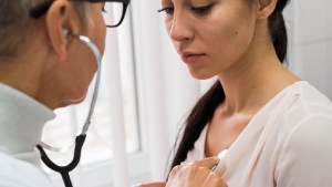 Seis mujeres mueren por hora en Argentina por enfermedades cardiovasculares: ¿cuáles son las causas?