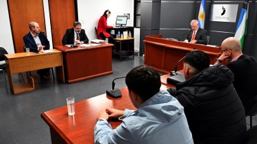 El juez Dvorzak resolvió a favor de la presentación de la fiscalía y la querella. Foto: Marcelo Ochoa.