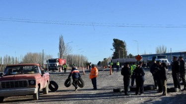 Levantaron los corte de Ruta 7 y en el centro de Neuquén. Foto: Mati Subat