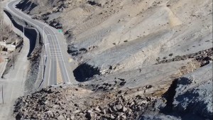 Video: mirá cómo fue el preciso momento de otro derrumbe sobre una ruta en Neuquén